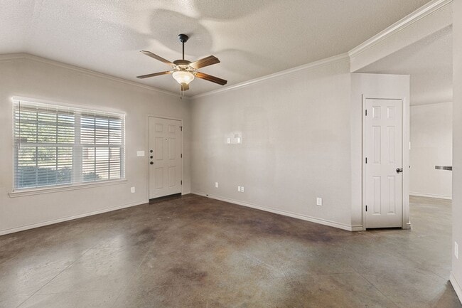 Building Photo - PM1-TEMP609 W Karey Dr