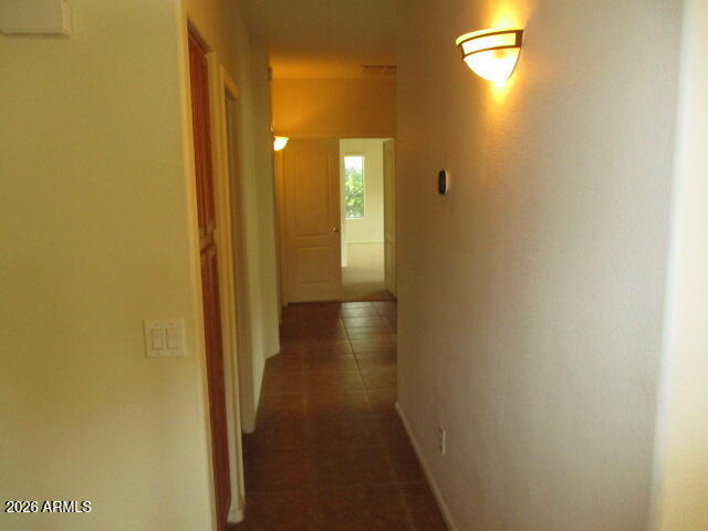 Building Photo - 694 E Saddle Way