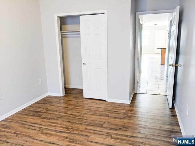 Building Photo - 10 Elm Ct