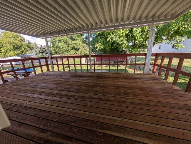 Building Photo - Huge Orchards House - Beautiful Updates