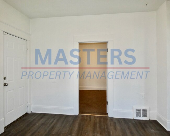 Building Photo - 420 Everett St