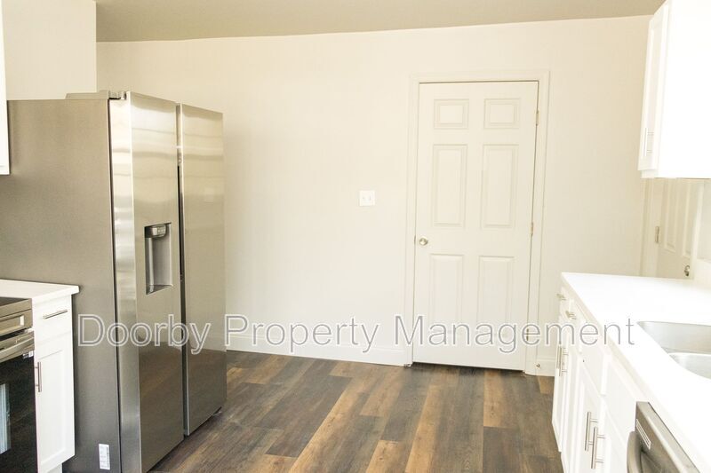 Building Photo - 512 Deck Dr