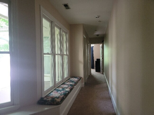 Building Photo - Townhouse in Haymount! 3 Bedroom 2.5 Bath ...