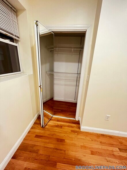 Building Photo - 1801 Beacon St