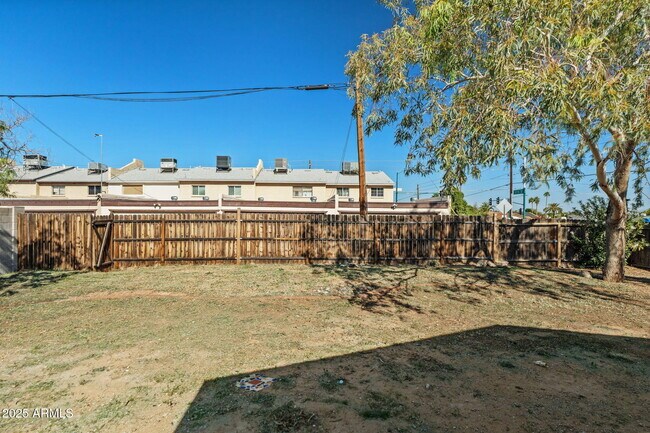 Building Photo - 2346 E Shaw Butte Dr