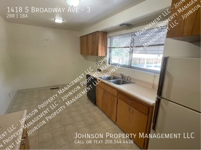 Building Photo - 1418 S Broadway Ave