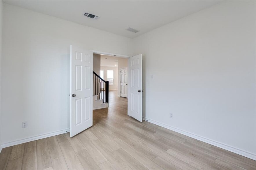 Office - 377 Princewood Dr