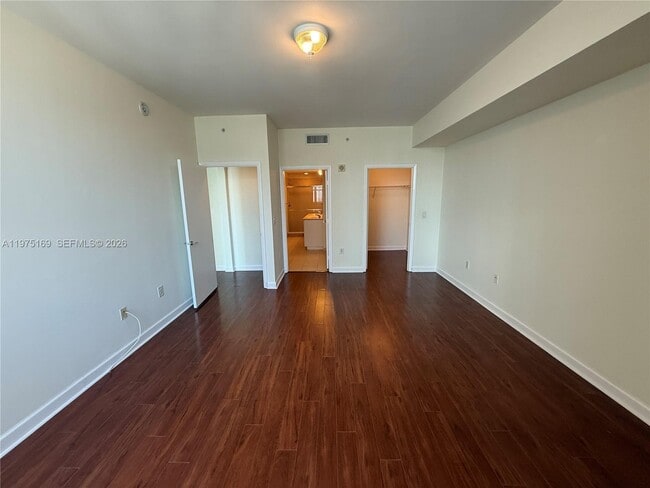 Building Photo - 3340 NE 190th St