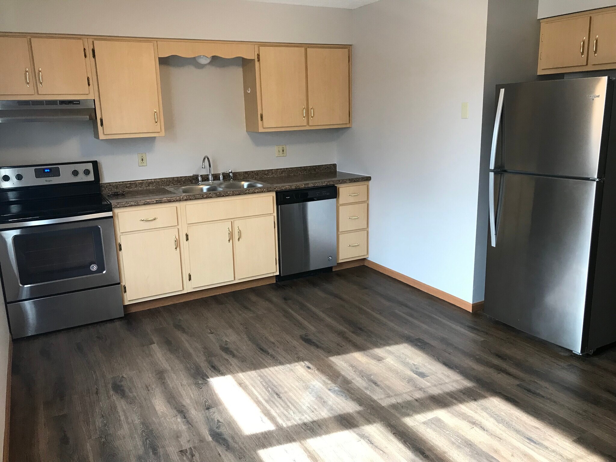 Building Photo - 116 Woodcrest Dr