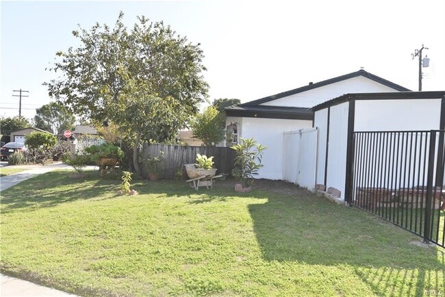 Building Photo - 7301 Braeburn St