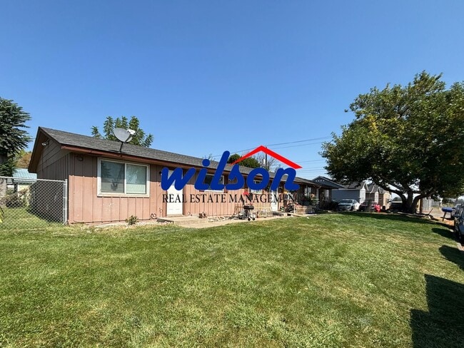 Primary Photo - 35 W Viola Ave