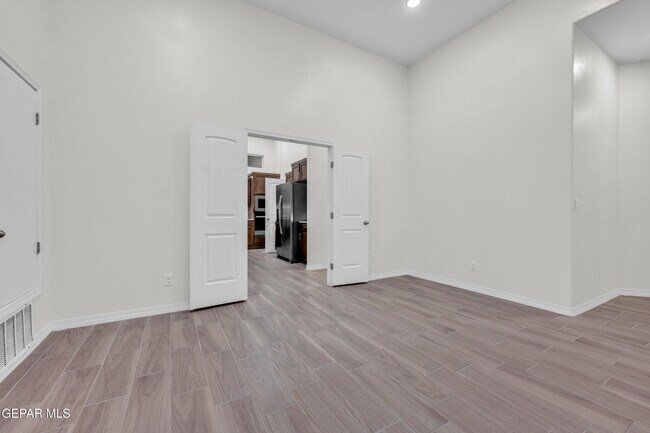 Building Photo - 13257 Coldham St