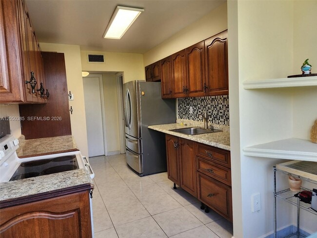 Building Photo - 250 180th Dr