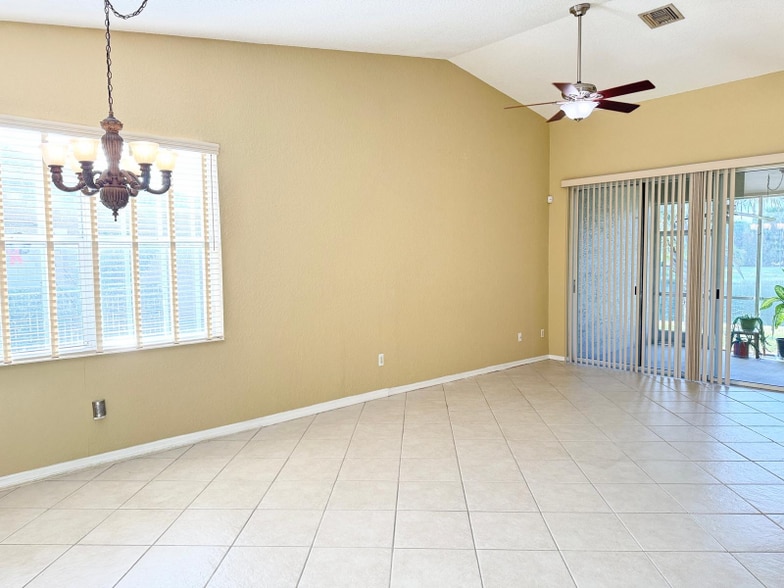 Building Photo - 8654 Lineyard Cay