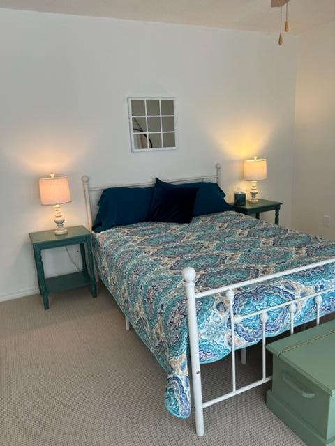 Building Photo - 301 SE Castle Ct