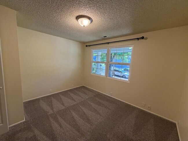Building Photo - 2735 Almaden St