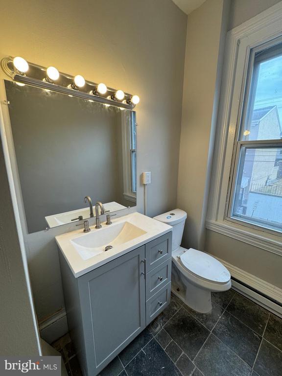 Building Photo - 521 Cherry St