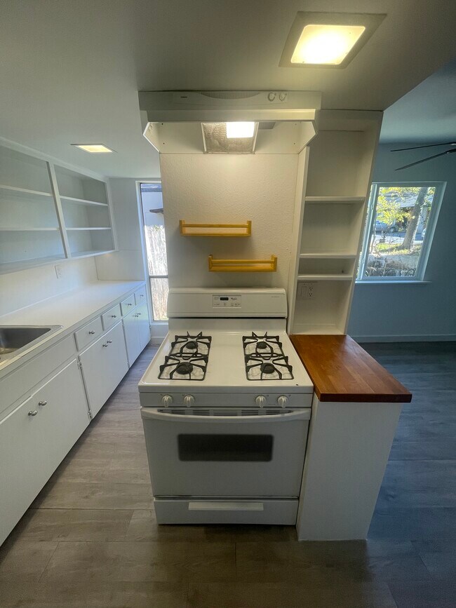 Building Photo - 1901 Glen Allen St