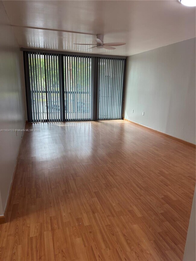 Building Photo - 10865 SW 112th Ave