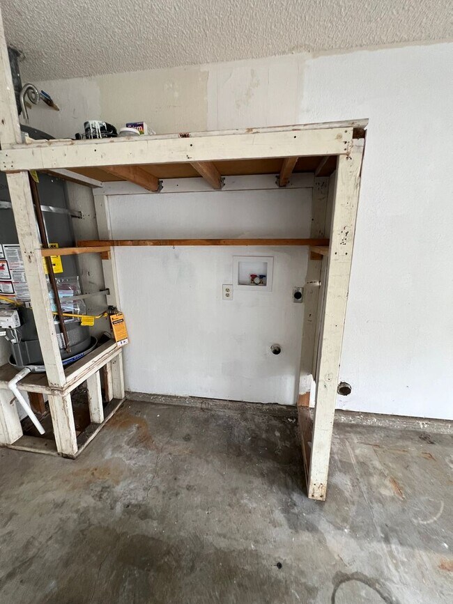 Building Photo - 470 Java St