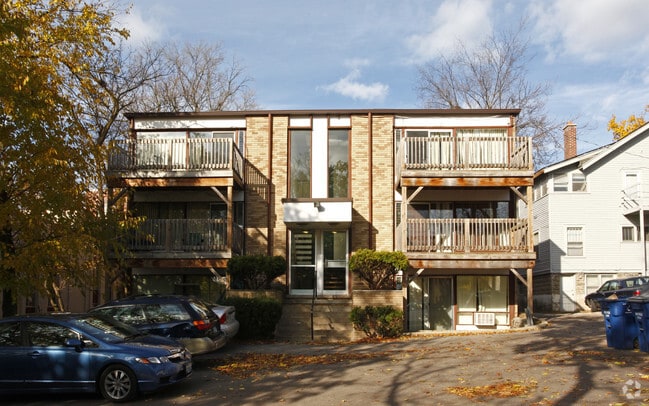 Building Photo - 326 E Madison St