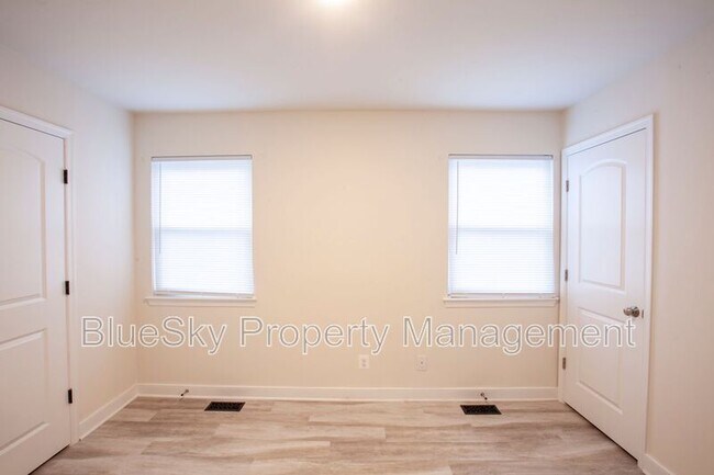 Building Photo - 1000 Monticello Rd
