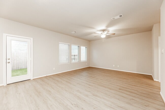 Building Photo - 31115 Mahogany Fir Trl