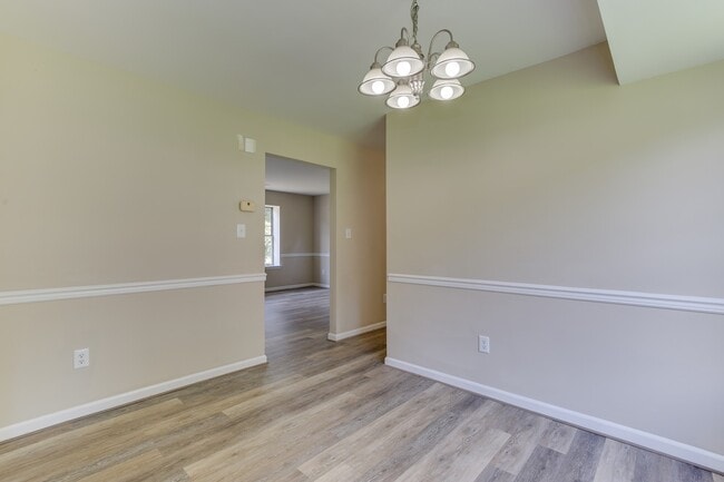 Building Photo - 732 Galahad Dr