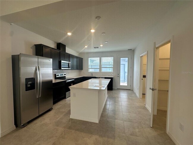 Building Photo - 4620 ORCHARD VIEW Aly