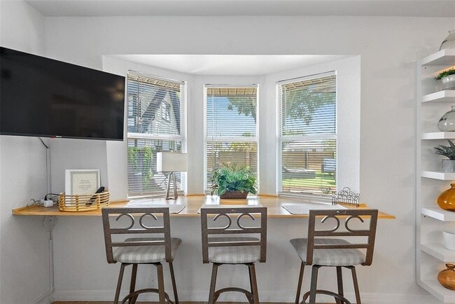 Building Photo - 2810 2nd Ave S