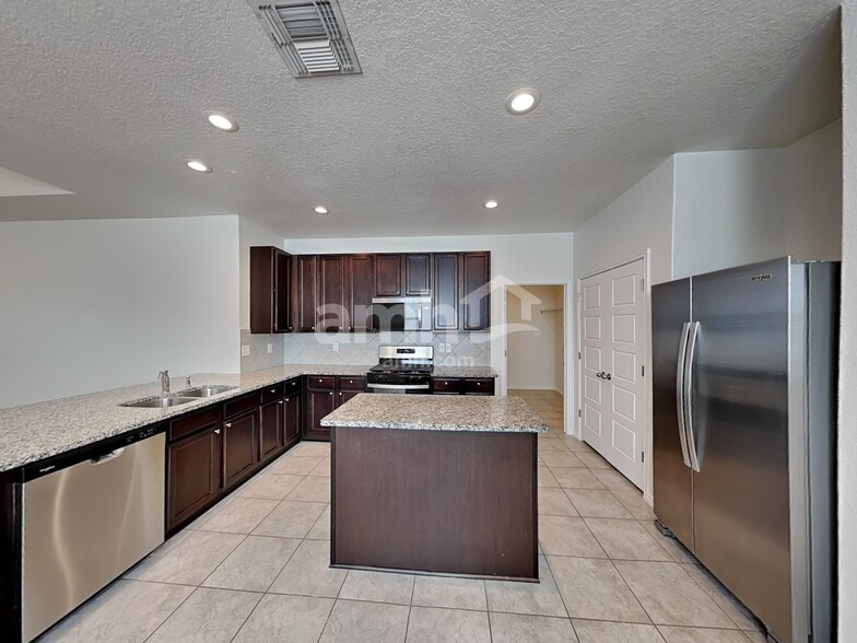 Building Photo - 178 FallowBrook Ln