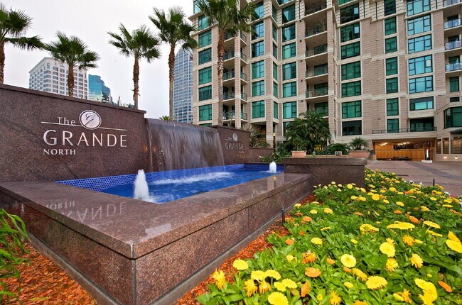 Building Photo - "Stylish 1-Bedroom Condo with Stunning Views in Vibrant San Diego!"