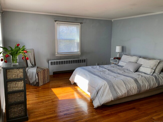 Building Photo - 57 Vine St