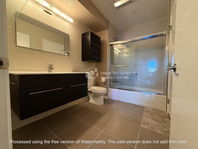 Building Photo - 8400 Oceanview Terrace