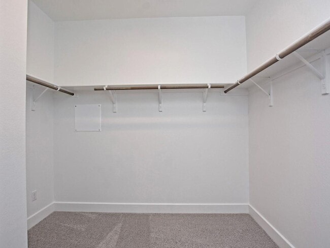 Building Photo - 920 Ray Berglund Blvd