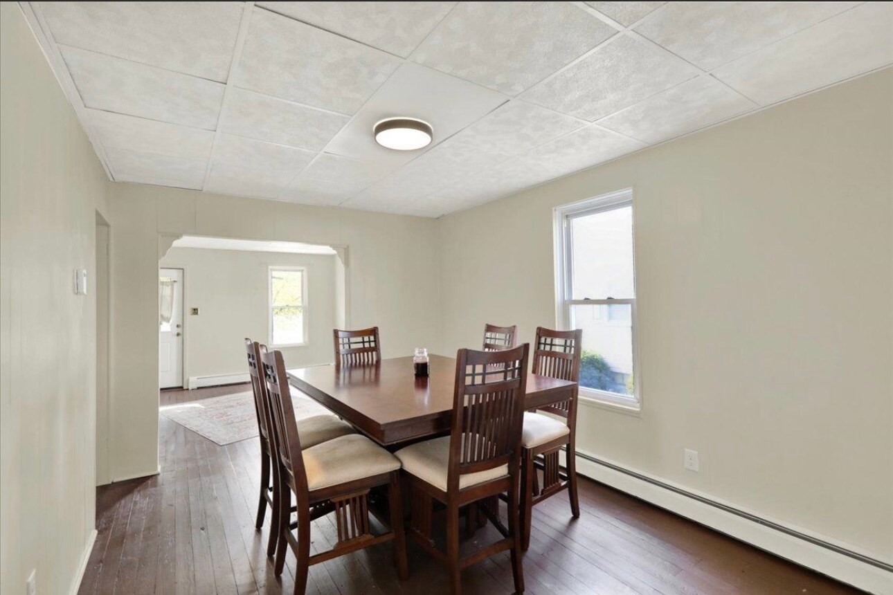 Building Photo - 40 W Adamsdale Rd