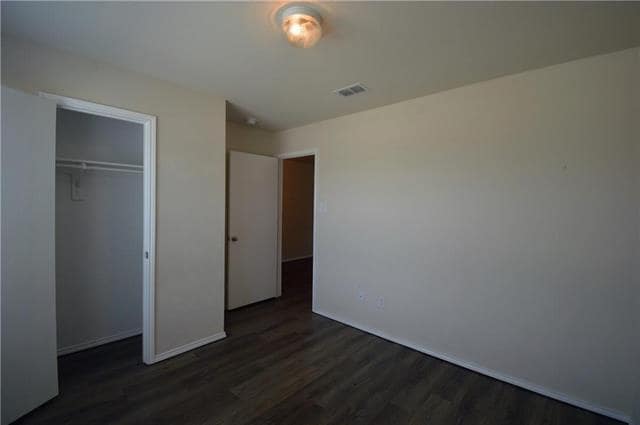 Building Photo - 1429 Raven Dr W