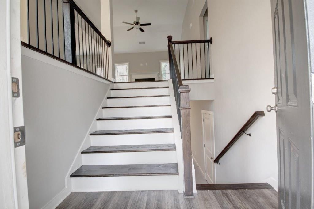 Building Photo - 3709 Centerview Dr