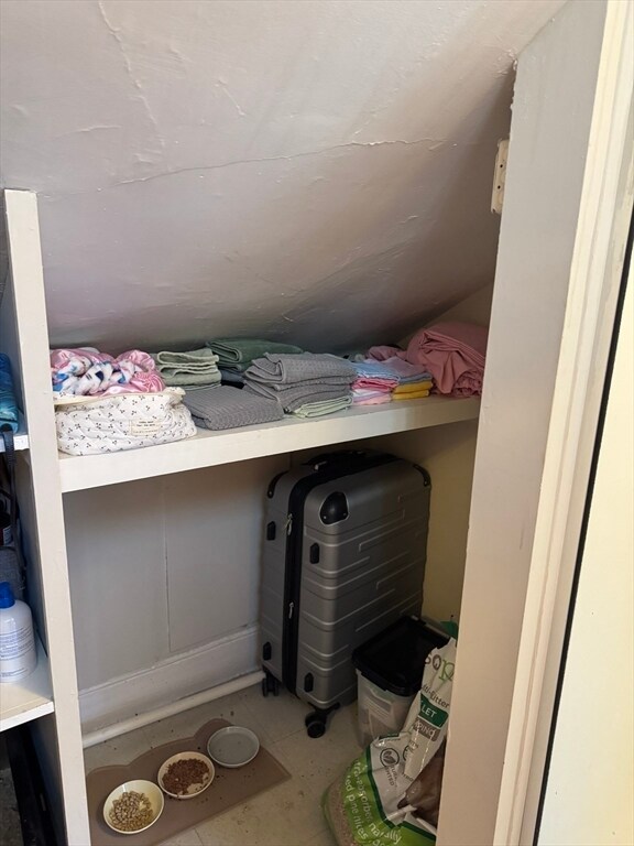 Building Photo - 44 Melrose St