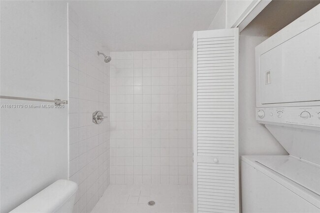 Building Photo - 888 Biscayne Blvd