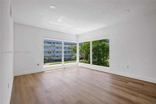 Building Photo - 3661 NE 170th St