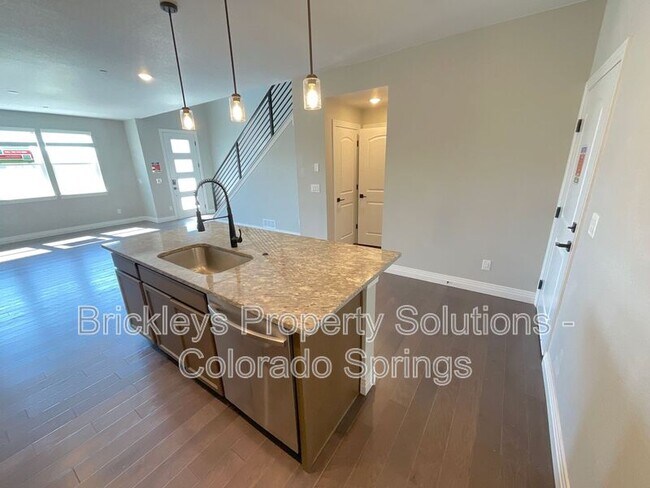 Building Photo - 1721 Rose Quartz Heights