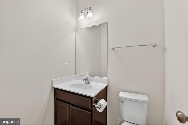 Building Photo - 5303 Greenwich Cir