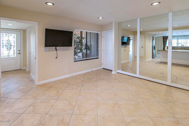 Building Photo - 2399 Windward Cir