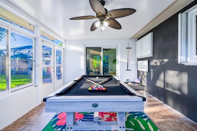 Building Photo - 312 N Luna Ct