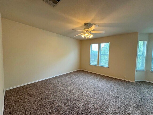 Building Photo - 251 Utterback