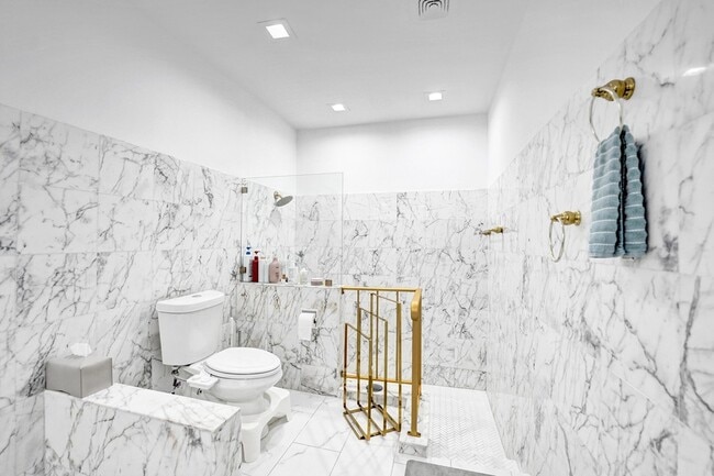 Building Photo - 3630 N 55th Ave