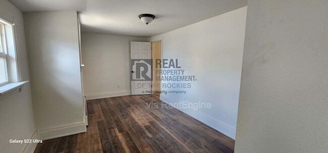 Building Photo - 606 W 24th St