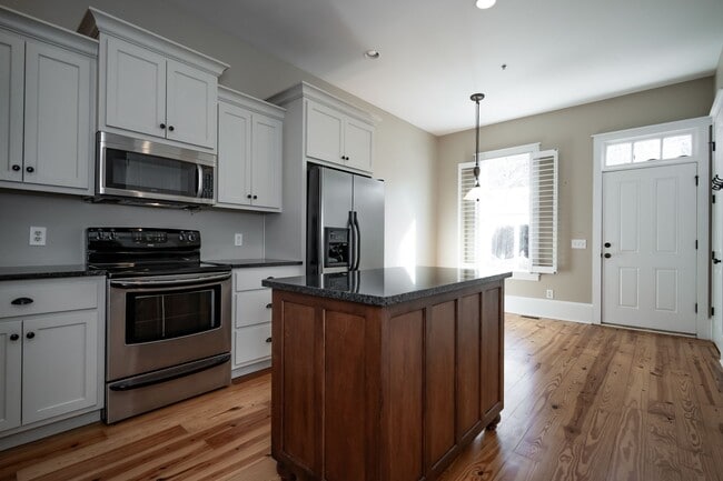 Building Photo - 83 Charter Oak Dr