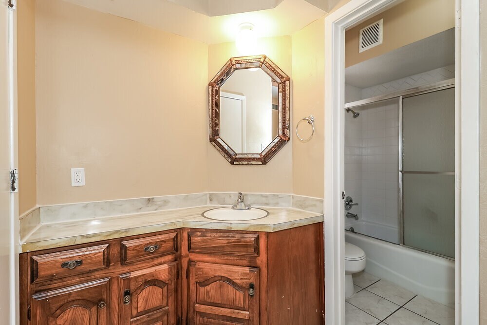 Building Photo - 1305 Rusdell Dr